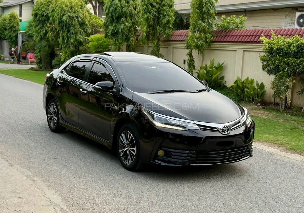 Toyota Corolla 2018 for Sale in Lahore Image-1