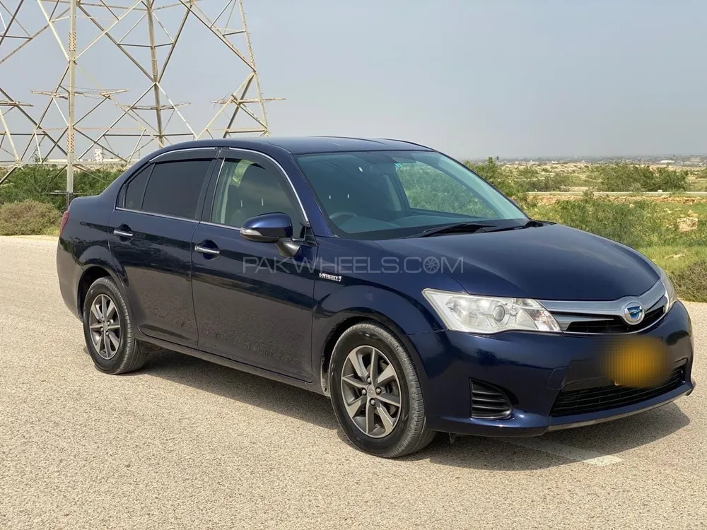 Toyota Corolla Axio 2013 for Sale in Hyderabad Image-1