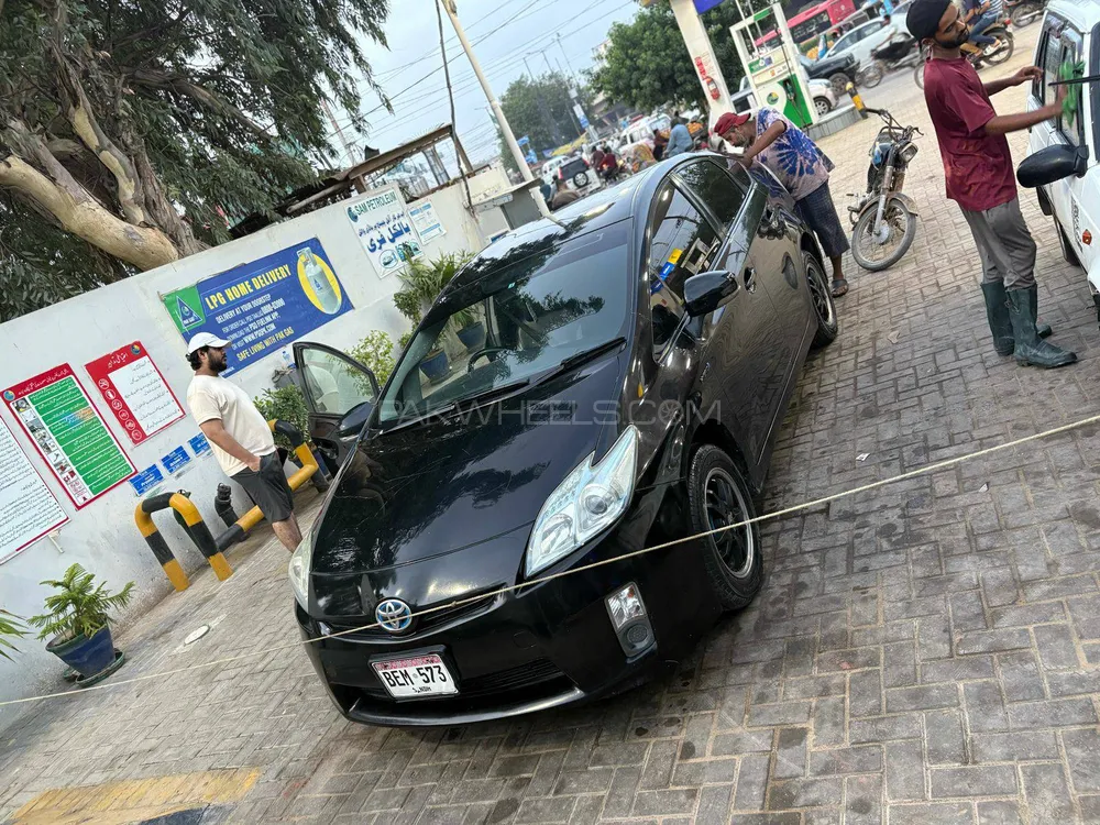 Toyota Prius 2011 for Sale in Karachi Image-1