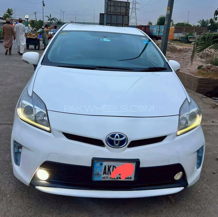 Toyota Prius 2014 for Sale in Peshawar Image-1