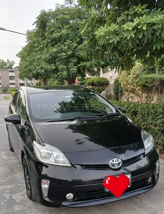 Toyota Prius 2013 for Sale in Multan Image-1