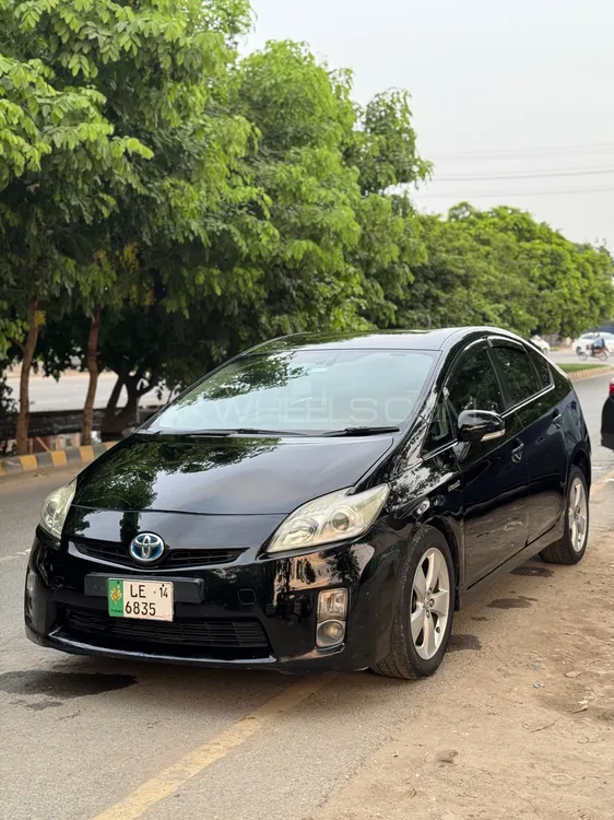Toyota Prius 2010 for Sale in Lahore Image-1