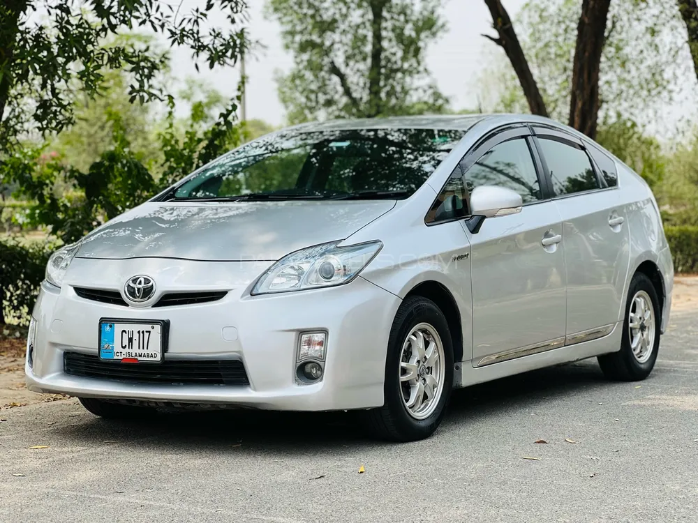 Toyota Prius 2011 for Sale in Lahore Image-1