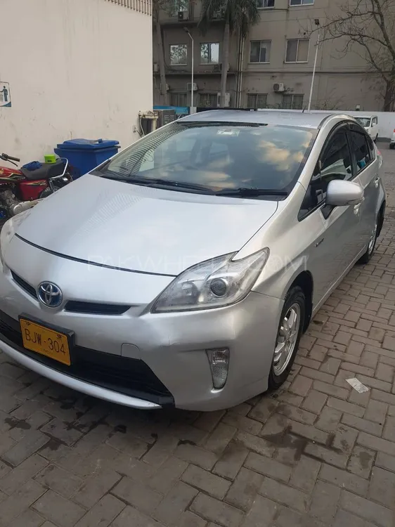 Toyota Prius 2013 for Sale in Lahore Image-1