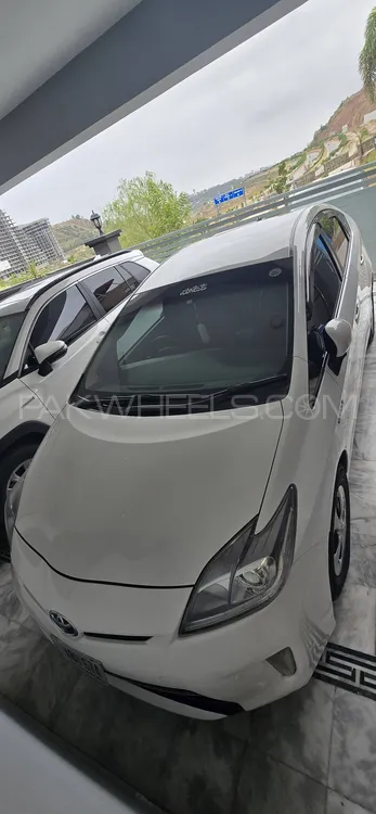 Toyota Prius 2013 for Sale in Islamabad Image-1