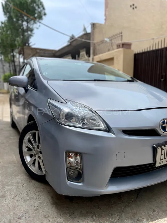 Toyota Prius 2011 for Sale in Islamabad Image-1