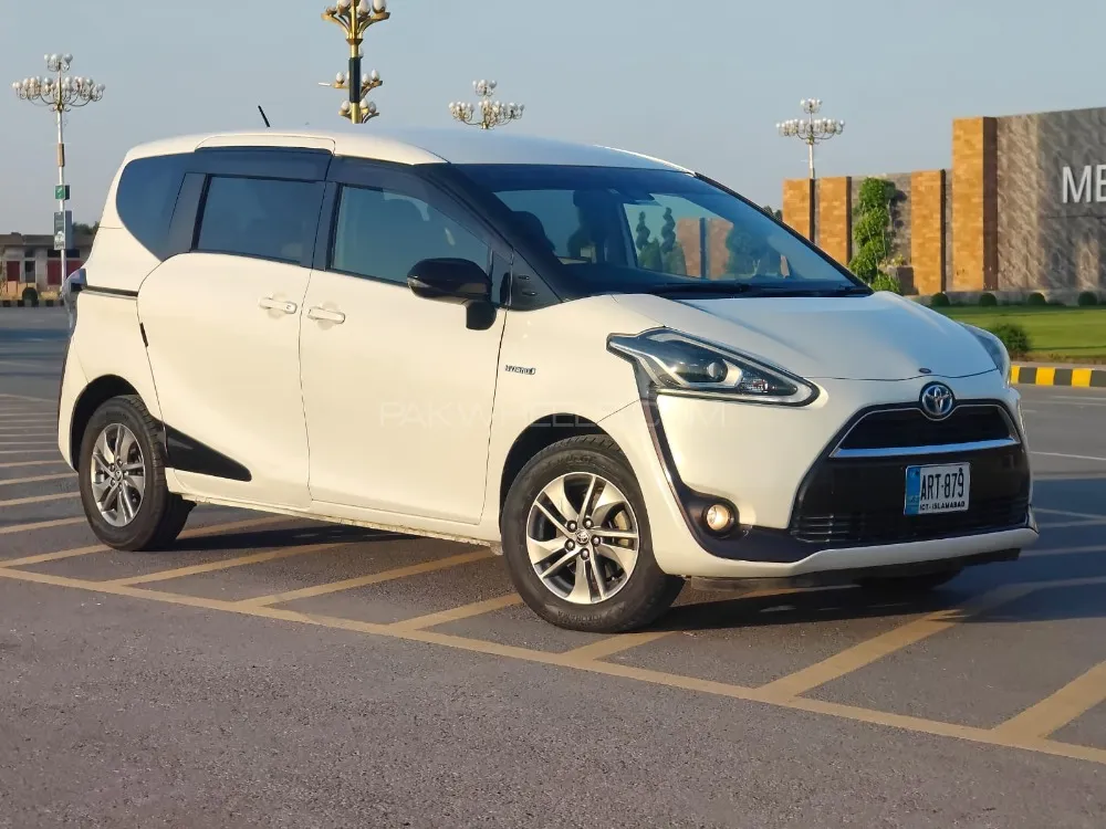 Toyota Sienta 2016 for Sale in Peshawar Image-1