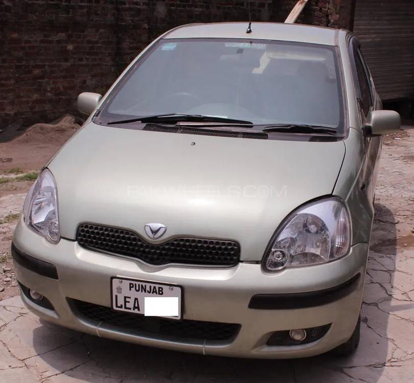 Toyota Vitz 2005 for Sale in Sialkot Image-1