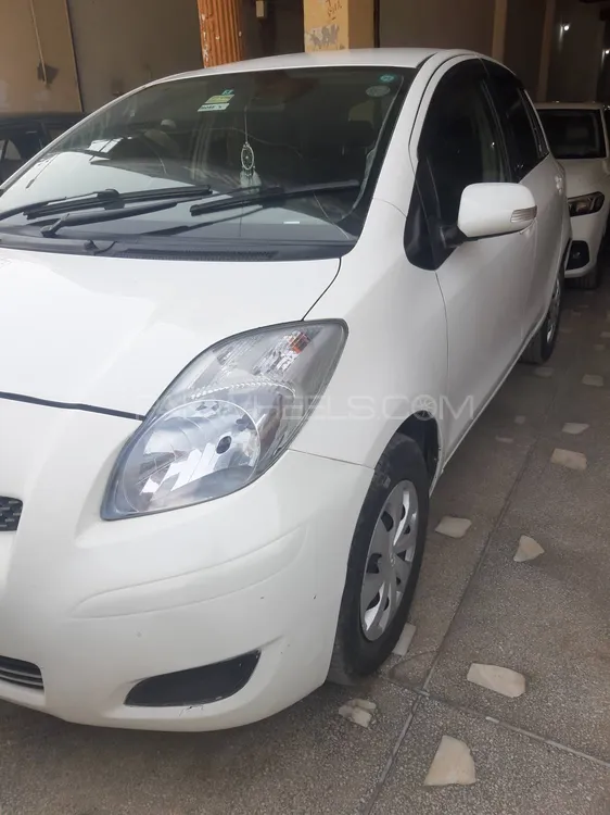 Toyota Vitz 2010 for Sale in Peshawar Image-1