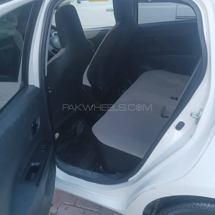 Toyota Vitz 2014 for Sale in Attock Image-1