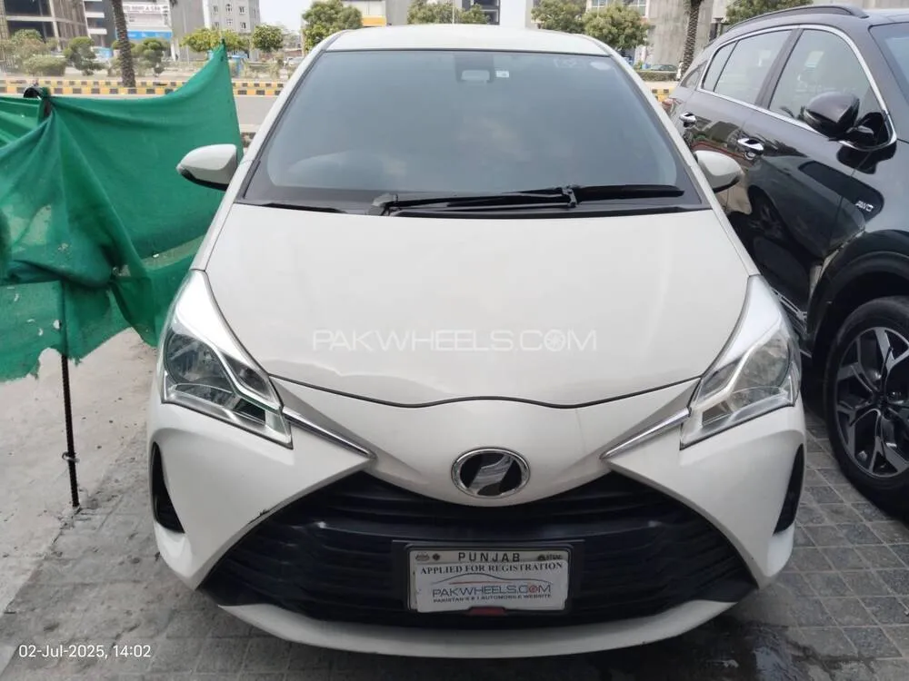 Toyota Vitz 2018 for Sale in Lahore Image-1