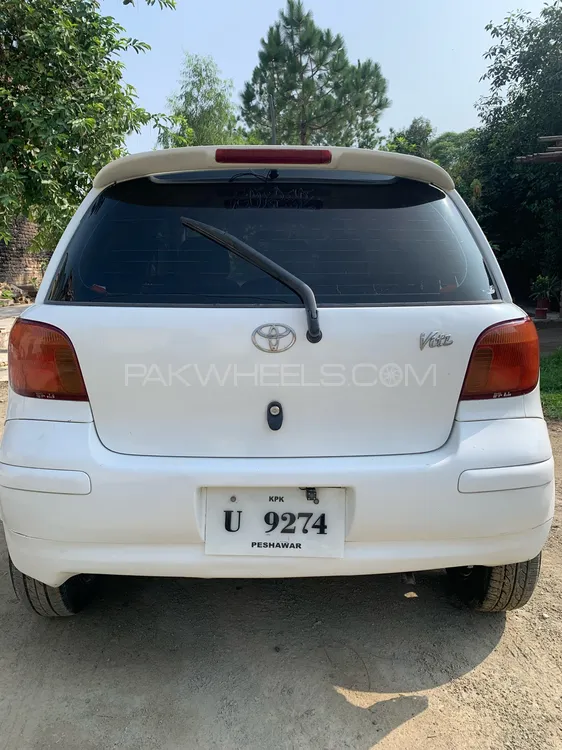 Toyota Vitz 2004 for Sale in Peshawar Image-1