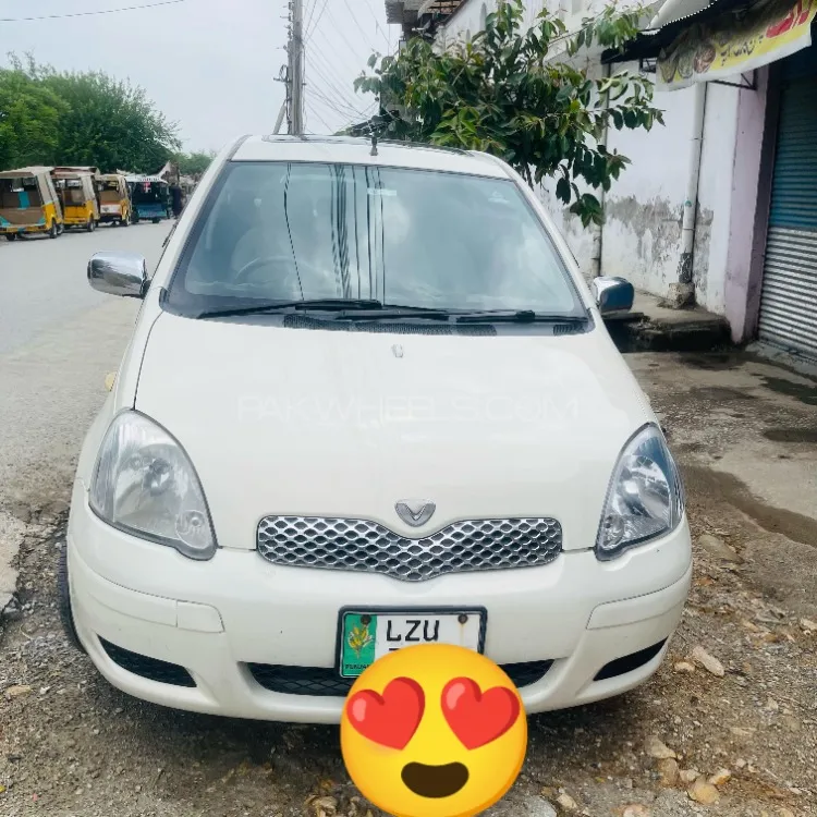 Toyota Vitz 2002 for Sale in Takhtbai Image-1