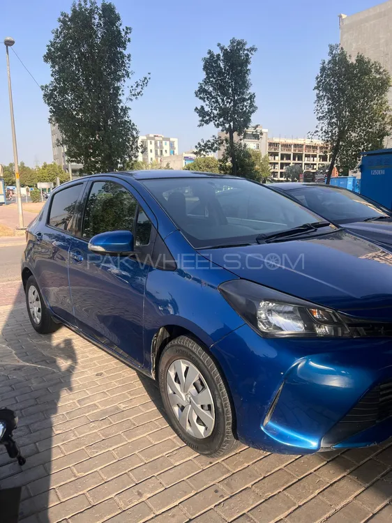 Toyota Vitz 2014 for Sale in Lahore Image-1