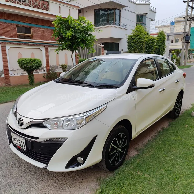 Toyota Yaris Sedan 2022 for Sale in Lahore Image-1