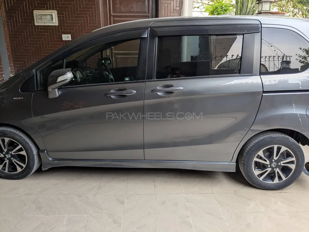 Honda Freed 2013 for Sale in Islamabad Image-1