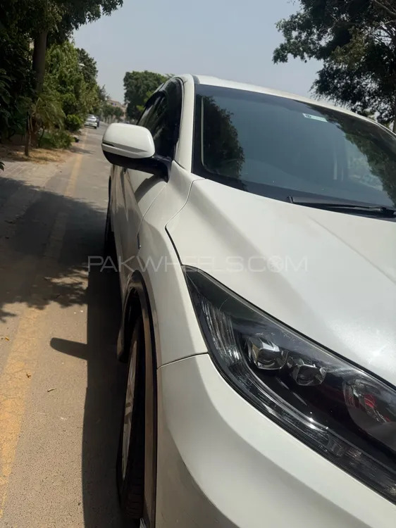 Honda Vezel 2014 for Sale in Lahore Image-1