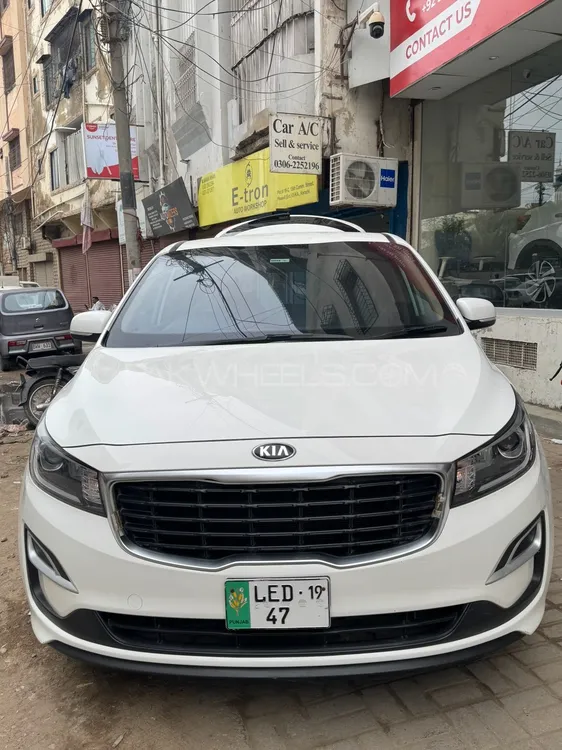 KIA Carnival 2019 for Sale in Karachi Image-1