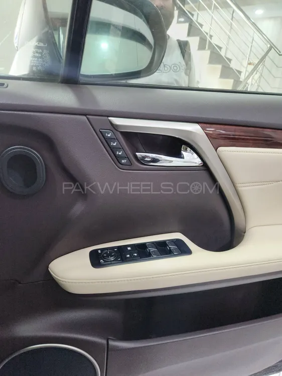 Lexus RX Series 2017 for Sale in Karachi Lexus RX Series 2017 for Sale in Karachi Image-12