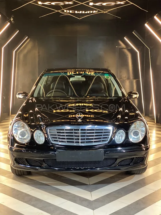Mercedes Benz E Class 2005 for Sale in Lahore Image-1