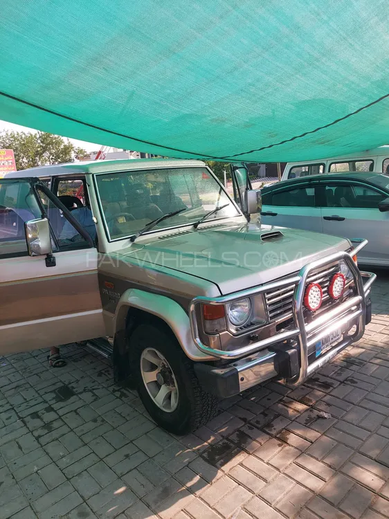Mitsubishi Pajero 1990 for Sale in Islamabad Image-1