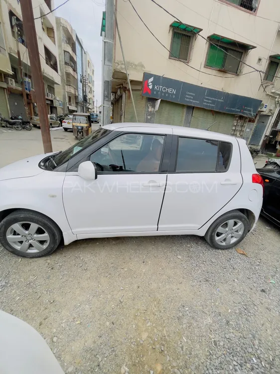 Suzuki Swift 2015 for Sale in Karachi Image-1