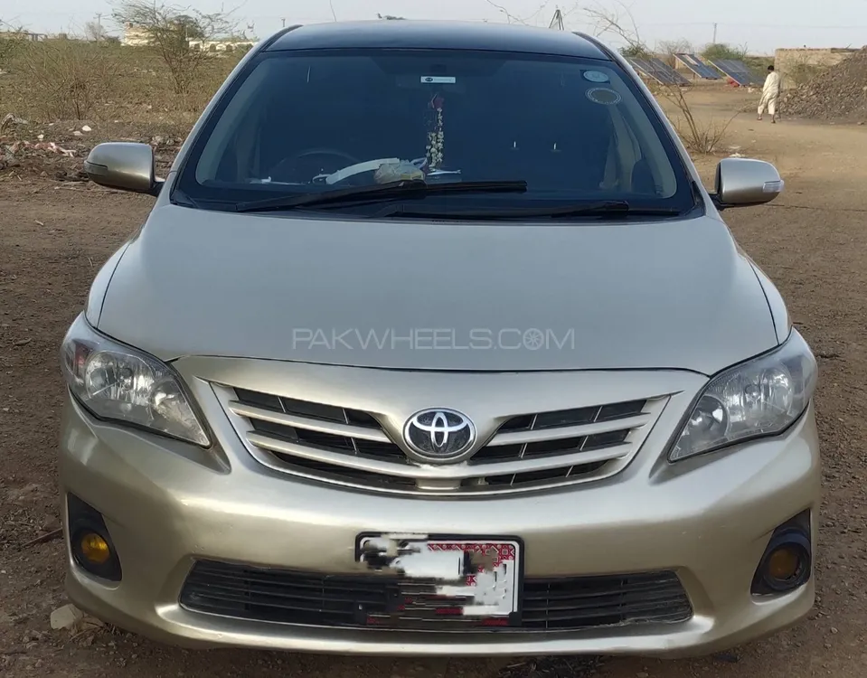 Toyota Corolla 2013 for Sale in Jamshoro Image-1