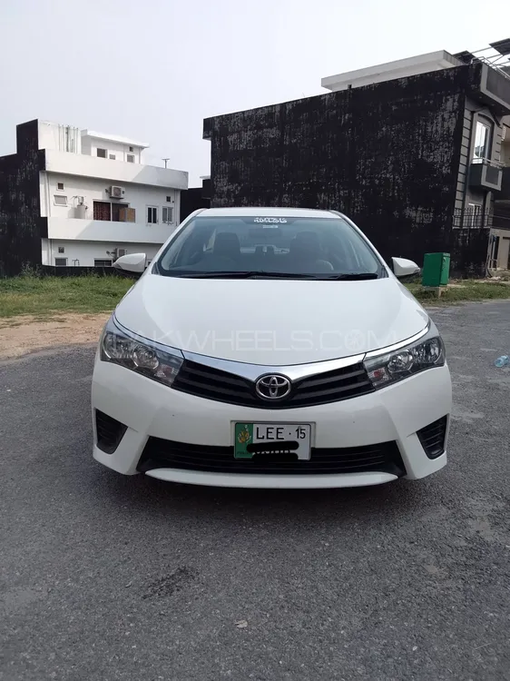 Toyota Corolla 2015 for Sale in Islamabad Image-1