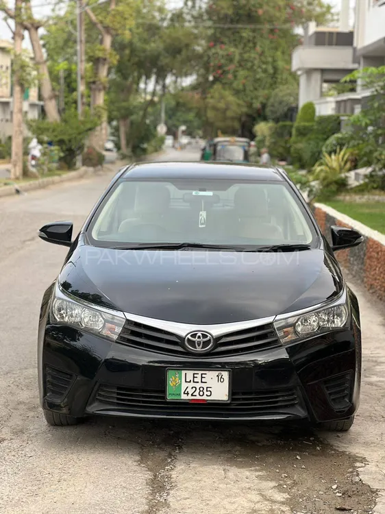 Toyota Corolla 2016 for Sale in Peshawar Image-1