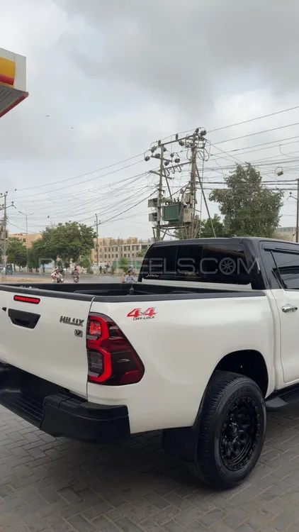 Toyota Hilux 2021 for Sale in Karachi Image-1