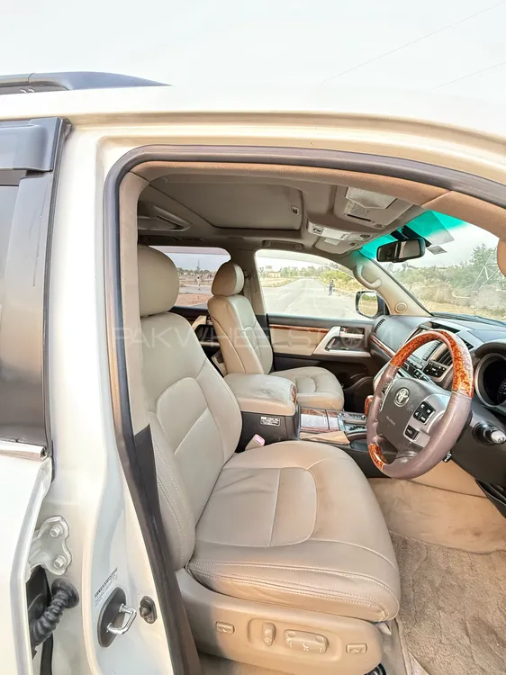 Toyota Land Cruiser 2010 for Sale in Islamabad Toyota Land Cruiser 2010 for Sale in Islamabad Image-5
