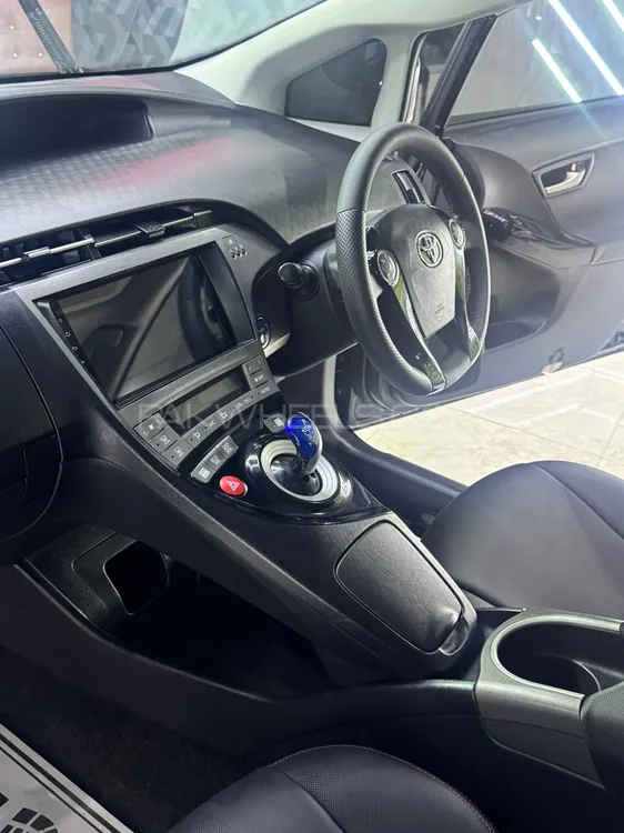 Toyota Prius 2012 for Sale in Lahore Image-1