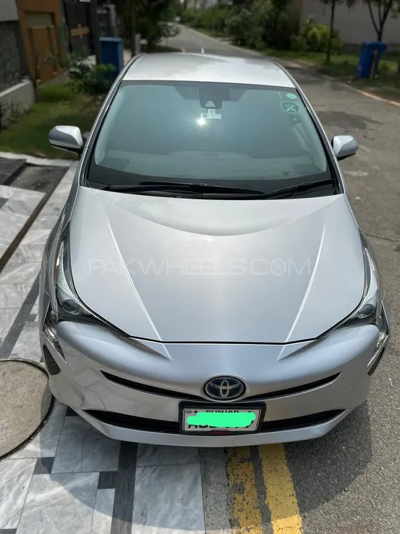 Toyota Prius Alpha 2018 for Sale in Lahore Image-1