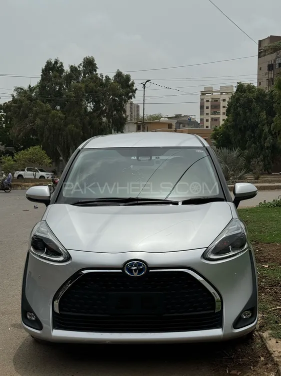 Toyota Sienta 2019 for Sale in Karachi Image-1
