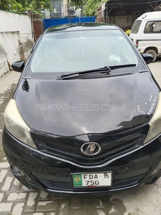 Toyota Vitz 2011 for Sale in Lahore Image-1