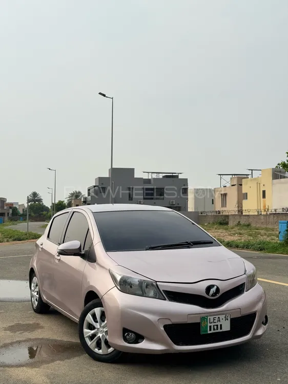 Toyota Vitz 2011 for Sale in Lahore Image-1