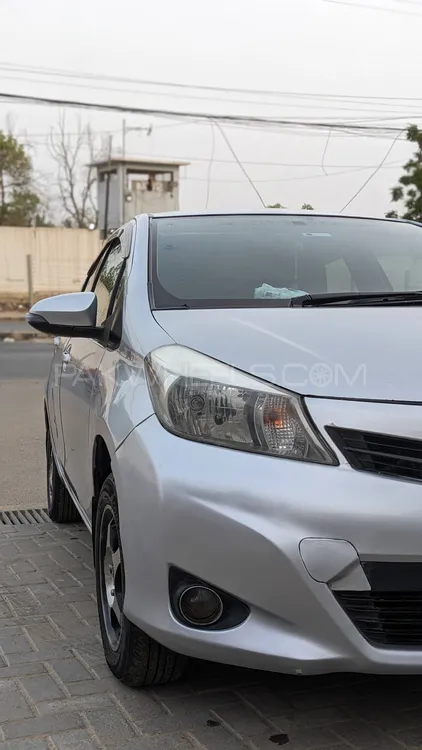 Toyota Vitz 2015 for Sale in Karachi Image-1