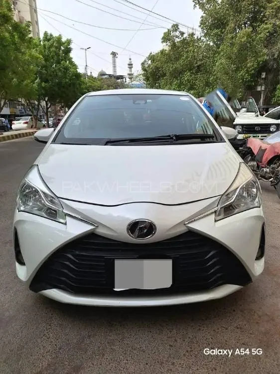 Toyota Vitz 2018 for Sale in Karachi Image-1