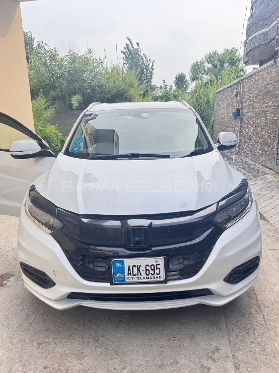 Honda Vezel 2015 for Sale in Abbottabad Image-1