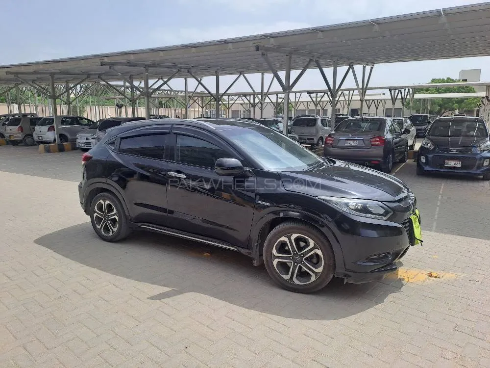 Honda Vezel 2016 for Sale in Karachi Image-1