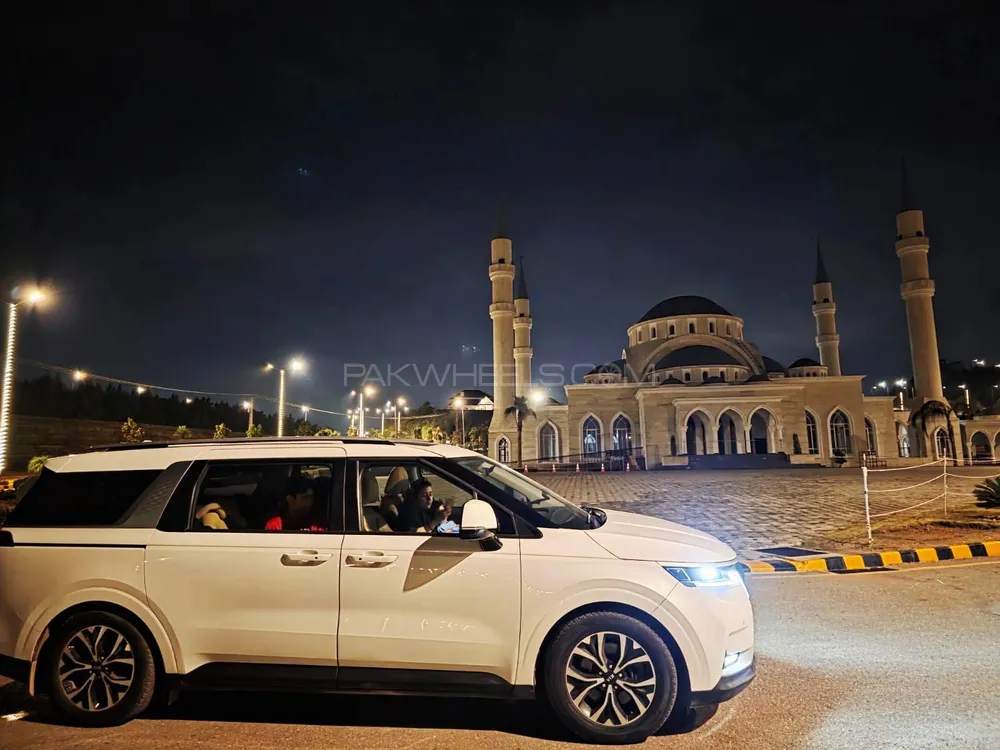 KIA Carnival 2022 for Sale in Islamabad Image-1