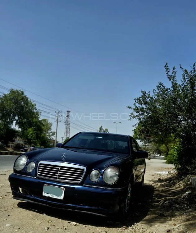 Mercedes Benz E Class 1996 for Sale in Sahiwal Image-1