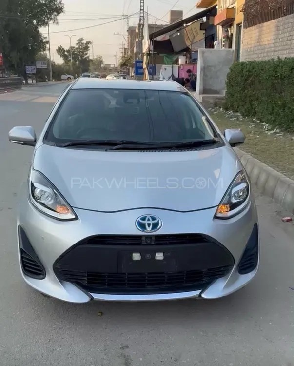 Toyota Aqua 2020 for Sale in Sukkur Image-1