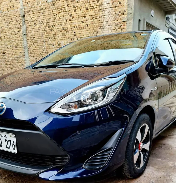 Toyota Aqua 2020 for Sale in Peshawar Image-1