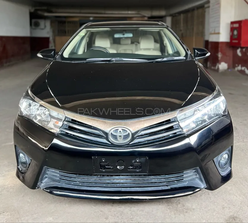 Toyota Corolla 2015 for Sale in Karachi Image-1