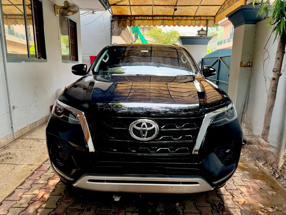 Toyota Fortuner 2022 for Sale in Lahore Image-1