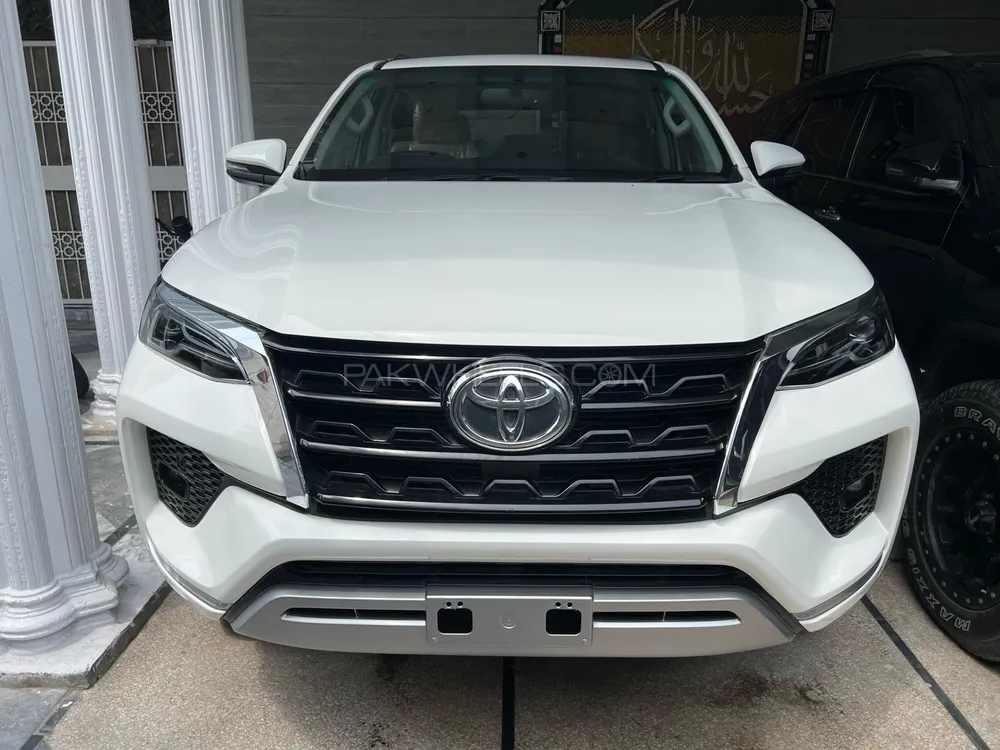 Toyota Fortuner 2023 for Sale in Lahore Image-1