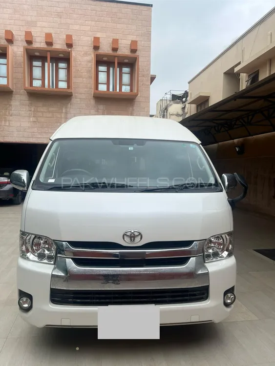 Toyota Hiace 2018 for Sale in Karachi Image-1