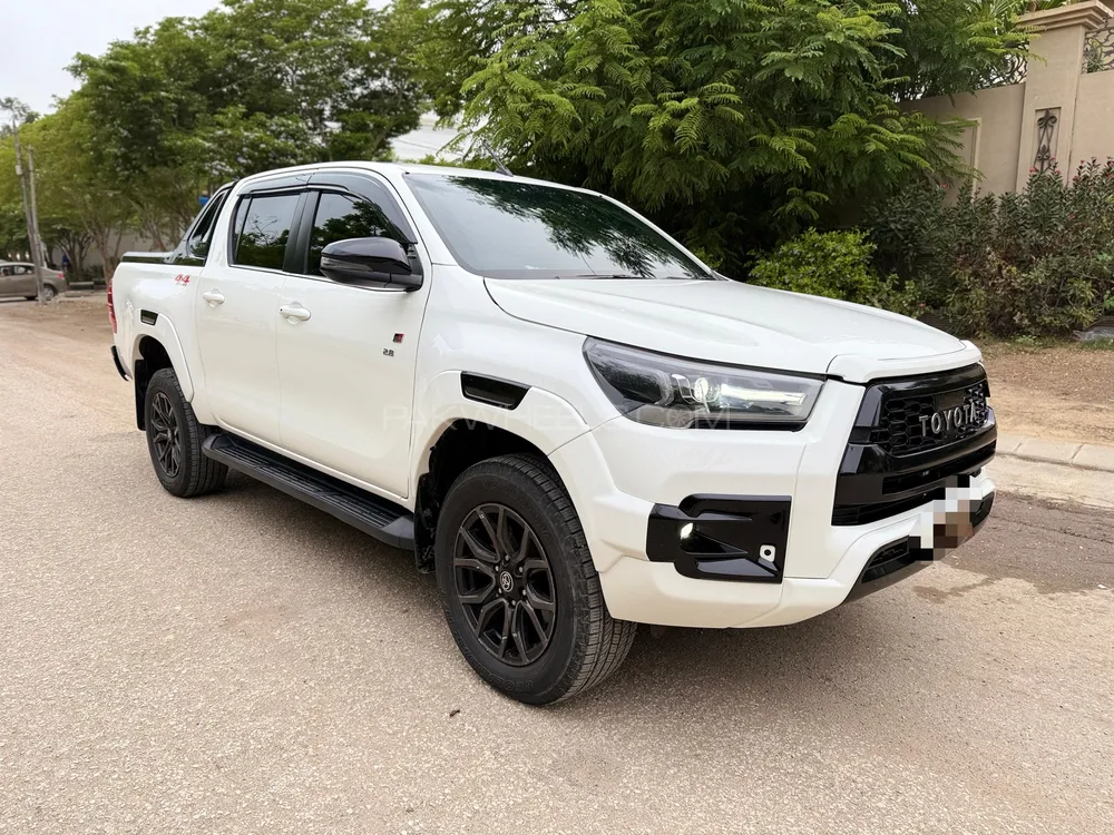 Toyota Hilux 2023 for Sale in Karachi Image-1