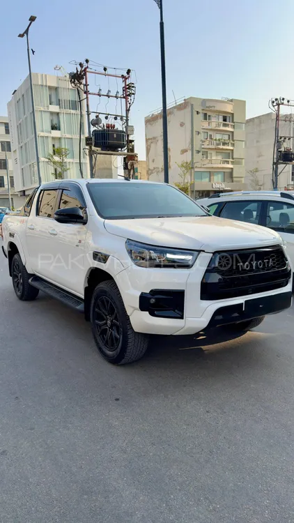 Toyota Hilux 2024 for Sale in Karachi Image-1